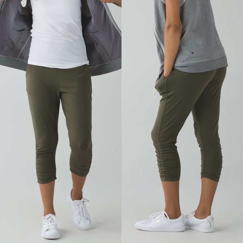 RARE Lululemon Sunset Salutation Crop Sz 12